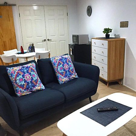 Large Studio Unit Close To Theme Parks Голд-Кост Экстерьер фото