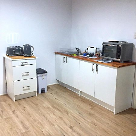Large Studio Unit Close To Theme Parks Голд-Кост Экстерьер фото