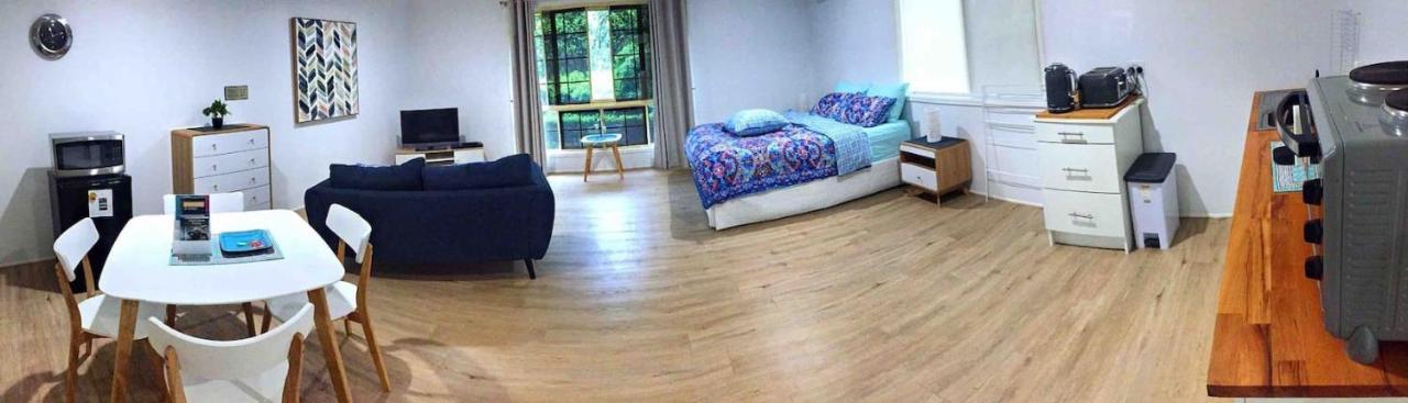 Large Studio Unit Close To Theme Parks Голд-Кост Экстерьер фото