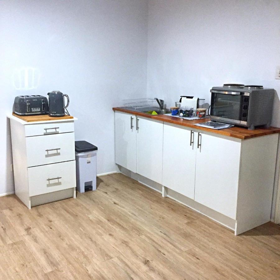 Large Studio Unit Close To Theme Parks Голд-Кост Экстерьер фото