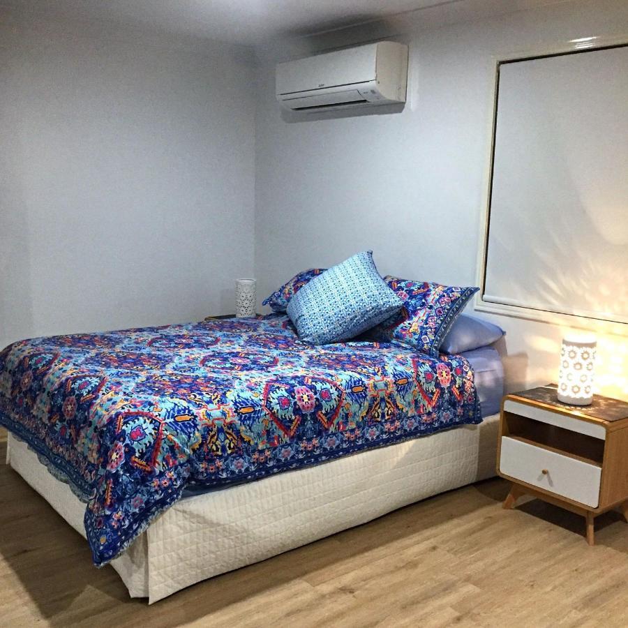 Large Studio Unit Close To Theme Parks Голд-Кост Экстерьер фото